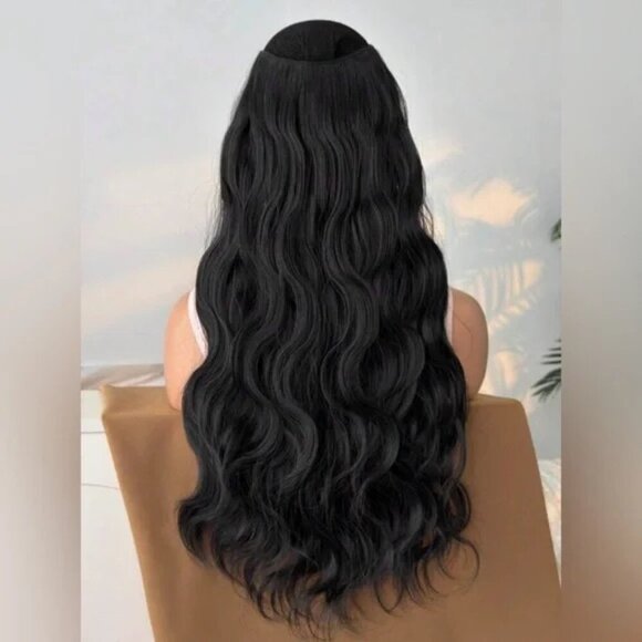 U Shaped Black Wavy One Piece Thick Clip in Hair Extension Piece 22 In long - Picture 3 of 4